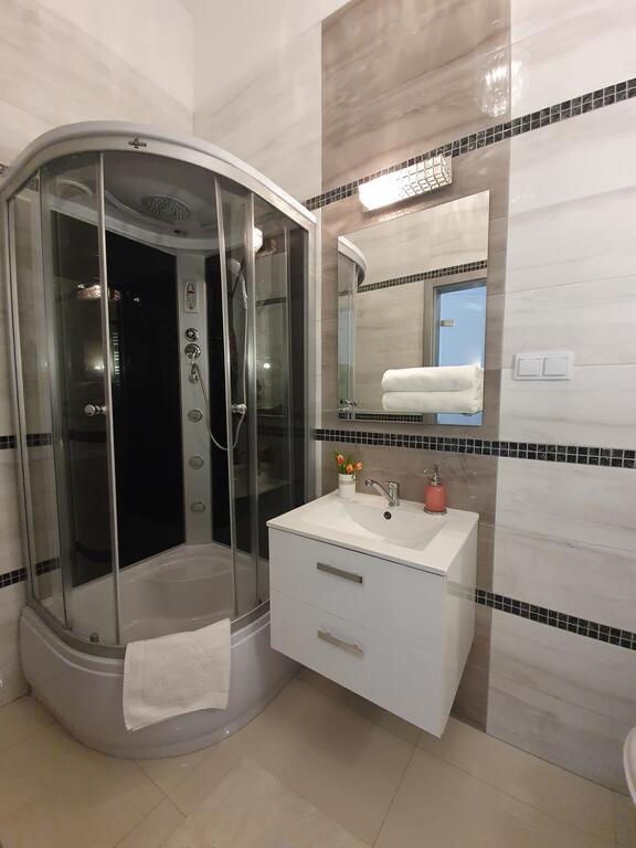 Dwie Sosny Apartamenty Przy Plazy - Sauna, Jacuzzi, Silownia, Bawialnia - 365Pam Ustronie Morskie Bagian luar foto
